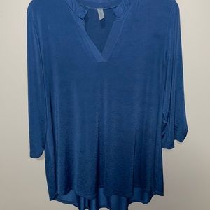 Women’s tab sleeve v-neck top